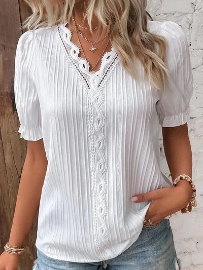Mira™ | Mira – Feminin topp med spetsdetaljer